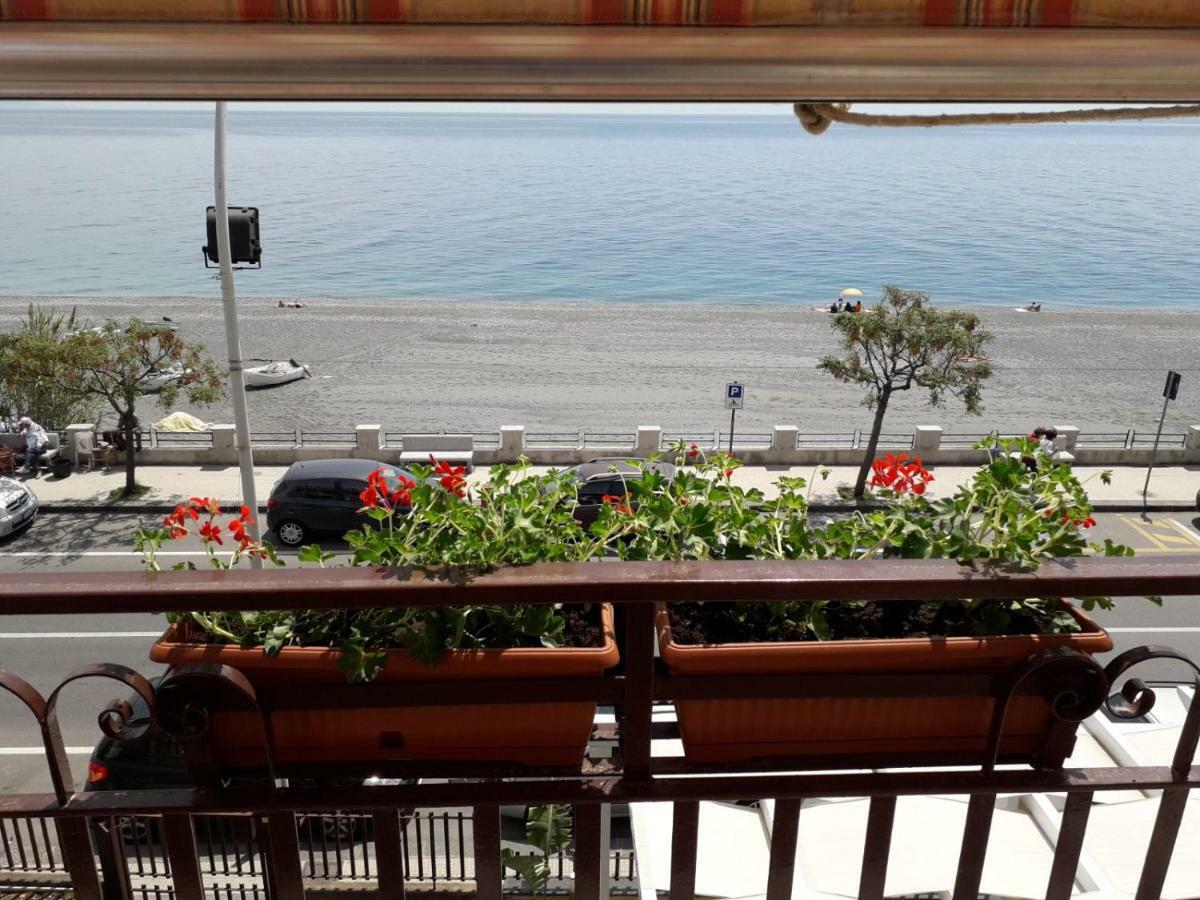 Centrocitta Beach Roccalumera Buitenkant foto